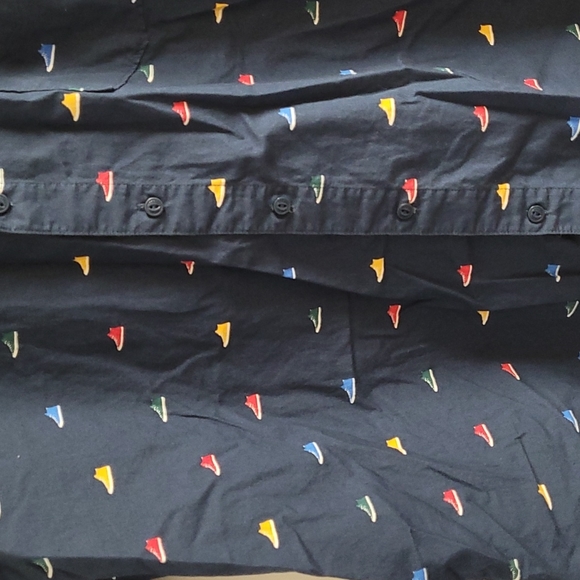 Haggar XXL Sneaker 👟 print on navy color button up. - Picture 3 of 7